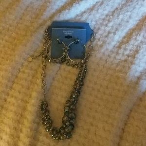 Necklace and earring set